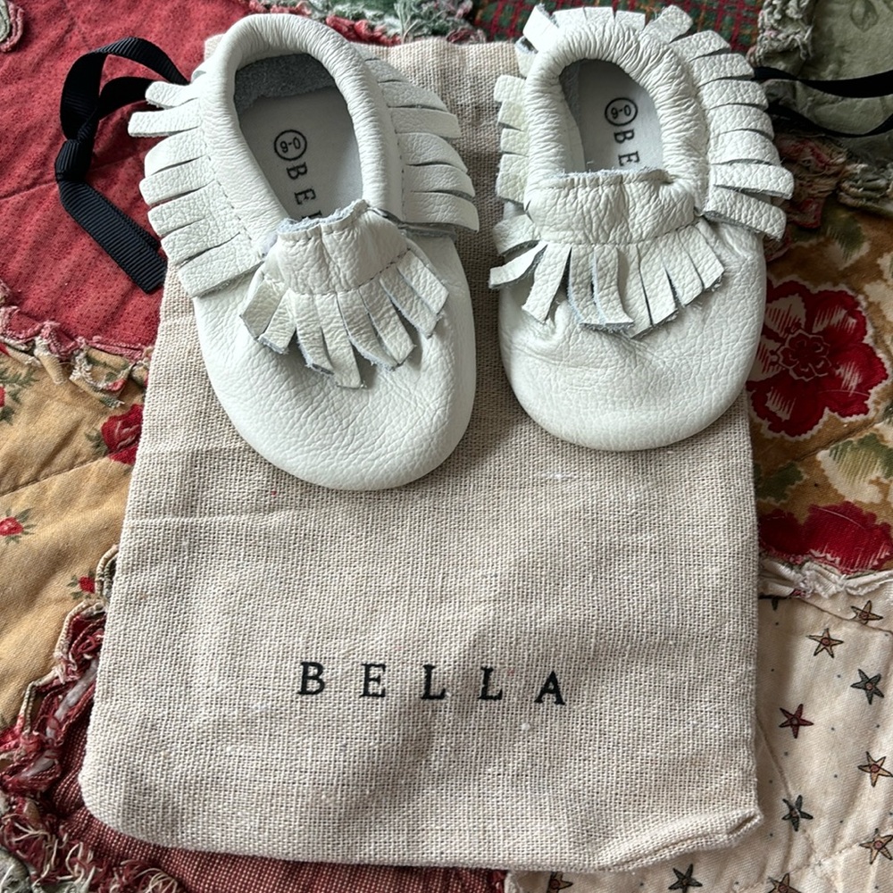 Bella baby moccasins size 0-6mo